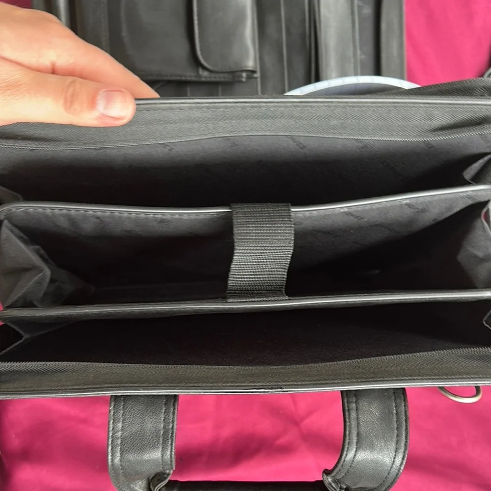 Black Leather Men's Briefcase - Picture 5 of 6